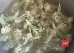 香菇炒菜花的做法图解3