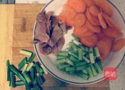 胡萝卜咸肉的做法图解2