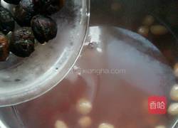 花生红枣桂圆汤的做法图解6