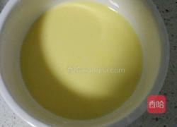 牛奶炖鸡蛋的做法图解2