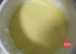 牛奶炖鸡蛋的做法图解3