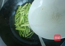 芹菜炒豆干的做法图解7