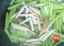 芹菜炒豆干的做法图解8