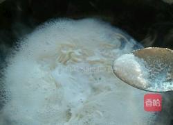 蒜蓉辣酱面条的做法图解4