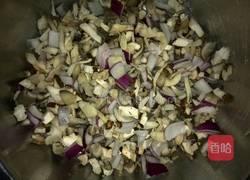 蘑菇肉丁饭的做法图解3