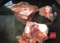排骨米面的做法图解1