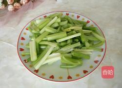 芹菜炒肉的做法图解2