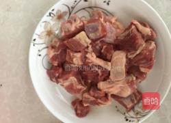 萝卜炖牛腩的做法图解2