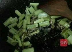 芹菜猪肉炖粉条的做法图解9