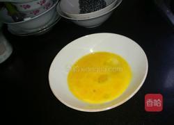 鸡蛋炒金针菇的做法图解1