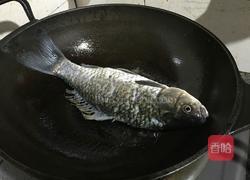 红烧鲫鱼的做法图解3