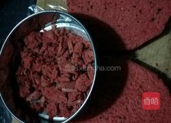 红丝绒水果蛋糕的做法图解1