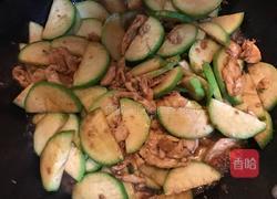 鸡肉片炒西葫芦的做法图解13