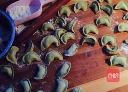 牛油果皮的香菇虾仁饺子的做法图解6