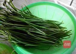 韭菜炒绿豆芽的做法图解3