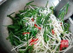 韭菜炒绿豆芽的做法图解5