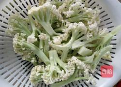 香芹炒菜花的做法图解1