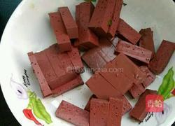 葱花炒红豆腐的做法图解1