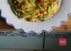 瓜片炒鸡蛋的做法图解7