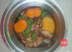 肥肉煎鸭蛋的做法图解2