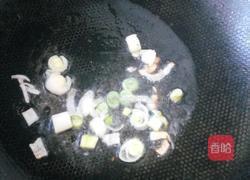 蔬菜鸡蛋龙须面的做法图解3