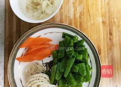 荷塘小炒的做法图解1