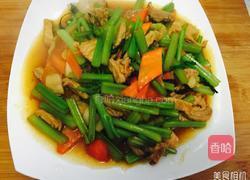 芹菜炒肉的做法图解4