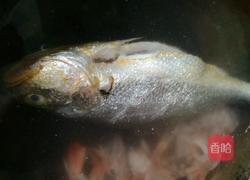 金元宝醋溜黄鱼的做法图解1