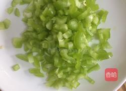辣椒炒鸡蛋的做法图解2