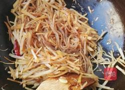 土豆丝炒粉条的做法图解8