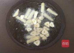 白菜炒鸭血的做法图解4