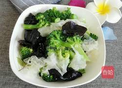 西兰花拌黑白耳的做法图解8