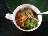 老干妈炒青椒土豆