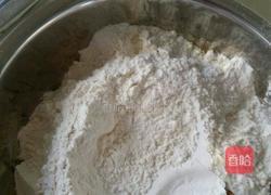 豆腐地软包子的做法图解1