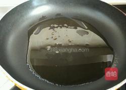 青椒炒鸡蛋干的做法图解3