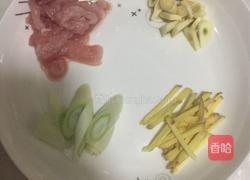 芹菜炒香干 肉肉版的做法图解2