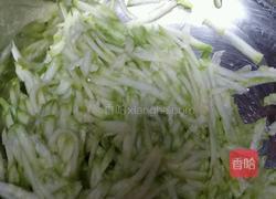西葫芦闲食（面圈）的做法图解1