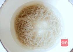 韭菜鸡蛋粉条饺子馅的做法图解3