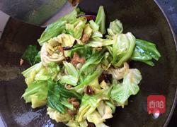卷心菜炒油渣的做法图解6