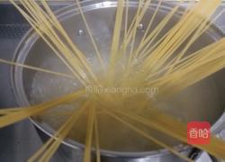 番茄肉酱意面配香蒜煎烟熏火腿的做法图解15