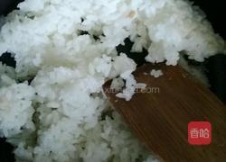 腊肠黄金炒饭的做法图解4