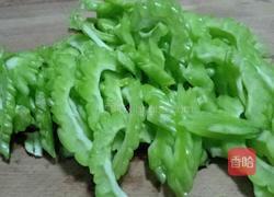 苦瓜炒肉的做法图解3