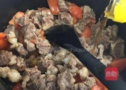 西红柿炖牛腩的做法图解4