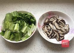 香菇炒油麦菜的做法图解2