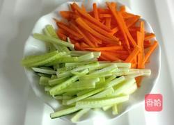苹果炒鸡肉丝的做法图解2