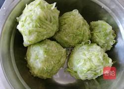 猪肉西葫芦水饺的做法图解7