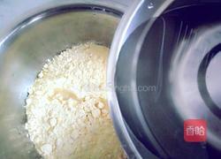 鸡蛋玉米面饼的做法图解2