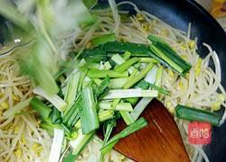 豆芽菜炒青蒜的做法图解9