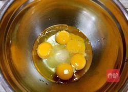 拉花戚风蛋糕（八寸）的做法图解3