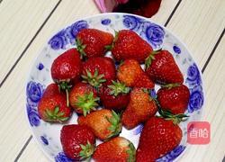 草莓奶昔的做法图解1